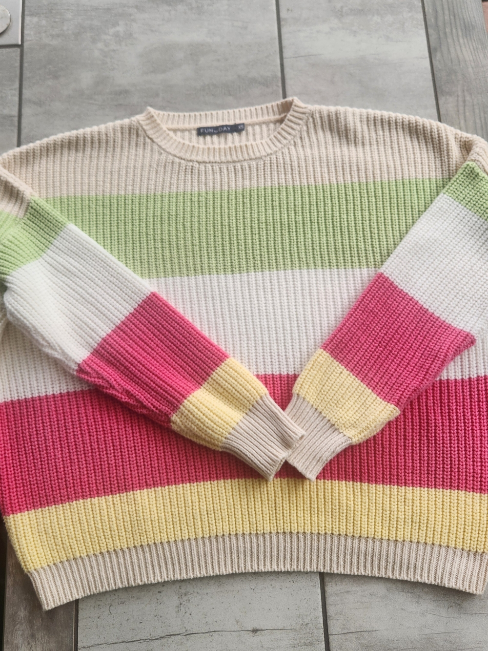 Women's Fun Day Colorblock Chunky Knit Striped Sweater Size Extra Small Oversize